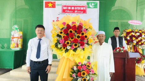 Thành phố Tây Ninh: Thăm, chúc mừng cộng đồng Hồi giáo nhân tháng Ramadan