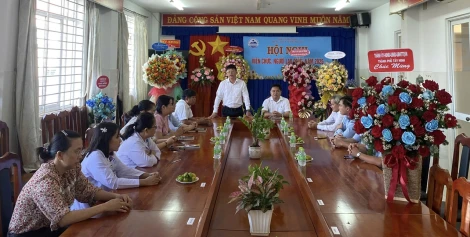 Bí thư Thành uỷ Lê Minh Thế chúc mừng Trung tâm Y tế thành phố nhân kỷ niệm 70 năm ngày Thầy thuốc Việt Nam