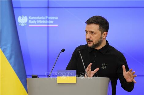 Tổng thống Zelensky tuyên bố đàm phán hòa bình Ukraine sẽ gồm cả Mỹ và EU