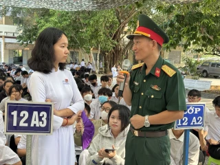 Tân Biên: Hướng nghiệp tuyển sinh quân sự cho học sinh