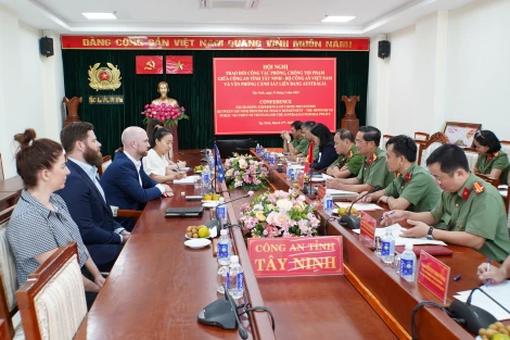 Trao đổi công tác phòng, chống tội phạm giữa Công an tỉnh Tây Ninh và Văn phòng Cảnh sát Liên bang Australia