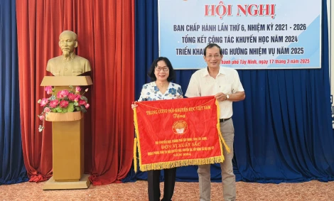 Đơn vị xuất sắc trong phong trào thi đua khuyến học, khuyến tài, xây dựng xã hội học tập