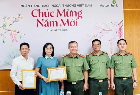 Vietcombank Tây Ninh thực hiện tốt công tác bảo vệ an ninh kinh tế, tài chính