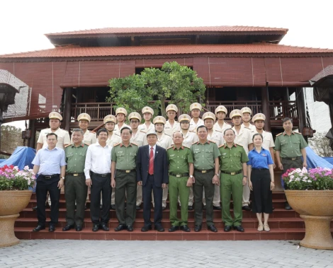 Công an Tây Ninh: Tuyên dương 20 cán bộ Đoàn, đoàn viên xuất sắc, tiêu biểu 2025