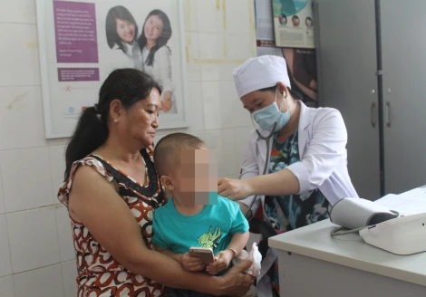 Tiêm vaccine đầy đủ để phòng bệnh sởi