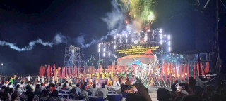Tây Ninh kỷ niệm ngày giải phóng miền Nam, thống nhất đất nước – Pháo hoa rực sáng 50 năm tự hào