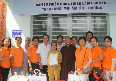 Hội Bảo trợ người khuyết tật, người nghèo và Bảo vệ quyền trẻ em tỉnh: Trao nhà đại đoàn kết tại xã Long Thành Nam