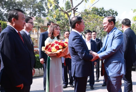 Tiễn đoàn đại biểu cấp cao Vương quốc Campuchia