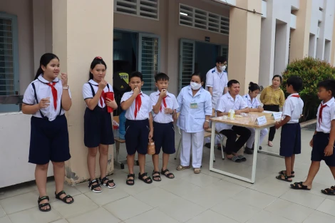 CDC Tây Ninh: Giám sát hoạt động tẩy giun cho học sinh tiểu học