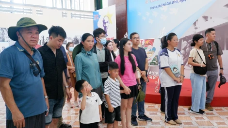 Tháng tư rực lửa: Khúc ca khải hoàn của dân tộc