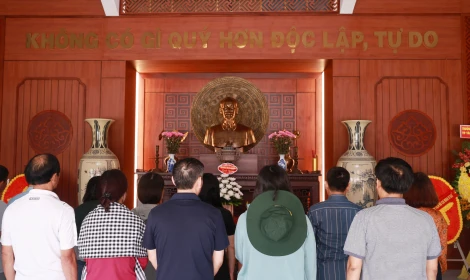 Văn phòng Tỉnh uỷ Tây Ninh và Nam Định về nguồn tại Căn cứ Trung ương Cục miền Nam