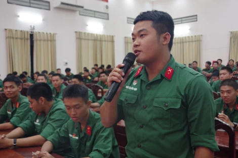 Phát huy dân chủ để hoàn thành tốt nhiệm vụ