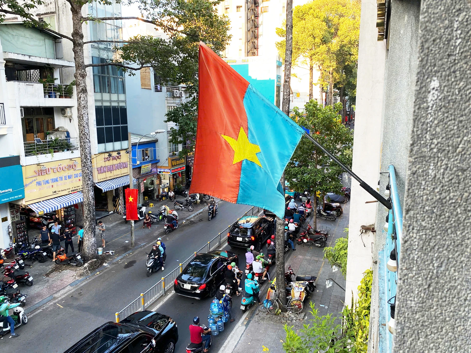 Cờ của Quân Giải phóng miền Nam Việt Nam được treo ở tầng 2 bảo tàng