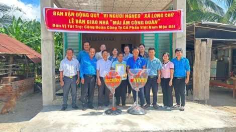 Công đoàn Công ty Cổ phần TKG Taekwang Mộc Bài: Trao nhà “Mái ấm công đoàn”