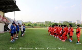 Lãnh đạo VFF động viên tinh thần đội tuyển nữ Việt Nam
