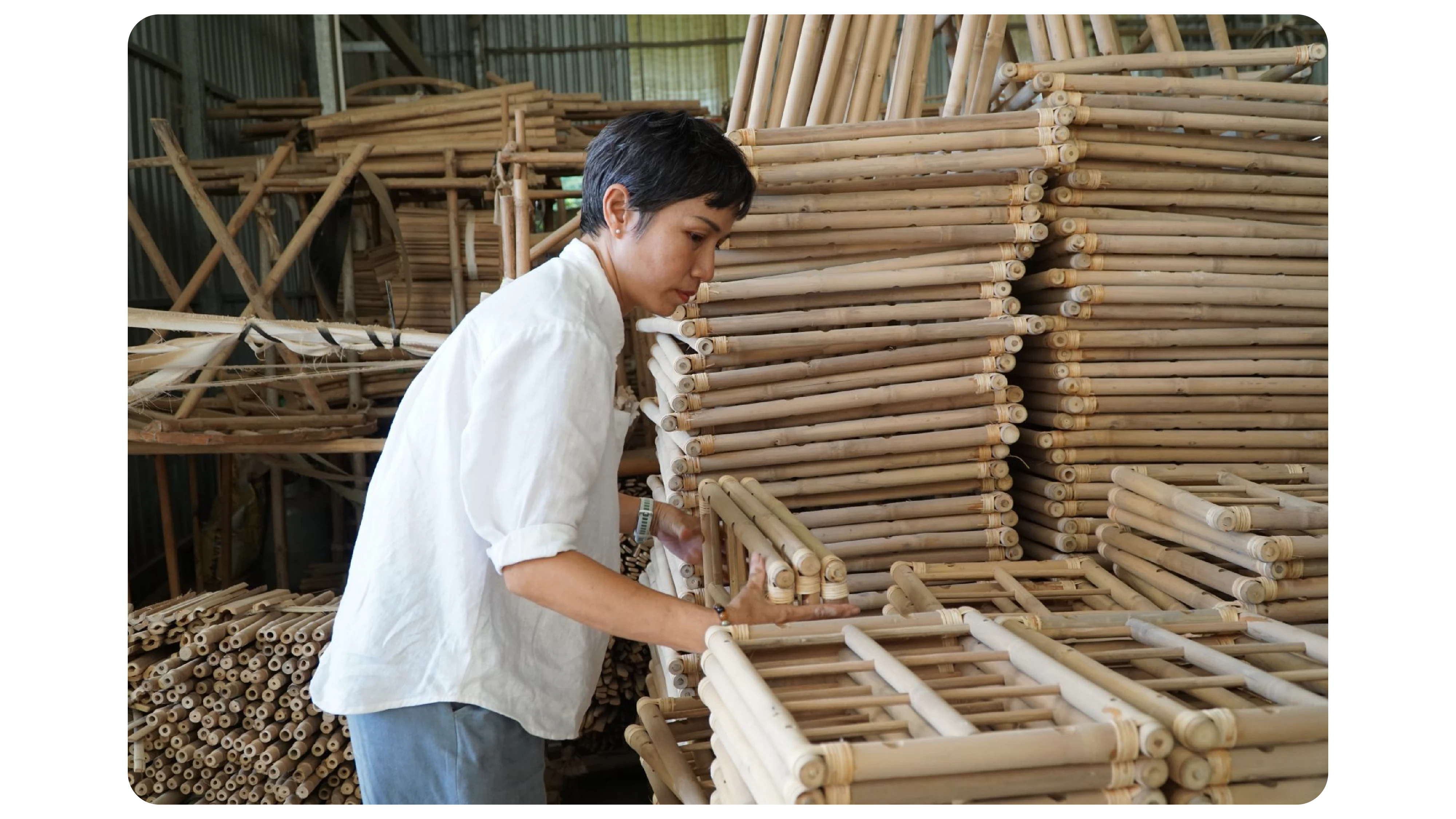 Chị Anh Thư, nhiều năm tâm huyết với nghề mây tre.