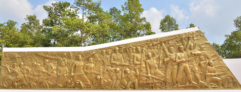 Bài 2: “Nửa mình còn trong lửa nước sôi”