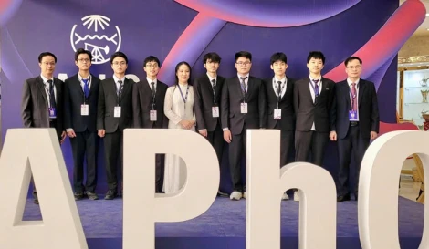 Cả 8 học sinh Việt Nam giành huy chương Olympic Vật lý Châu Á 2025