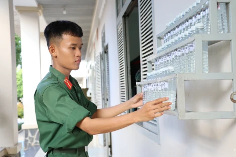 Bảo đảm sức khoẻ cho chiến sĩ mới trong thời tiết giao mùa