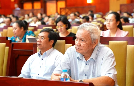 Đề cao ý thức trách nhiệm của cán bộ, đảng viên trong các hội nghị học tập, quán triệt nghị quyết của Đảng