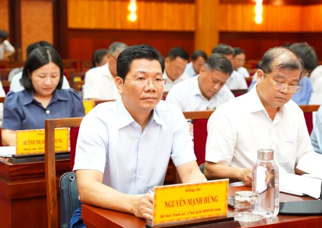 Thống nhất dự thảo đề án kết thúc hoạt động của đảng bộ cấp huyện, đảng bộ cấp xã cũ, thành lập đảng bộ cấp xã mới