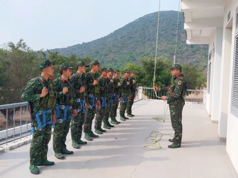 10 năm thực hiện Chỉ thị số 05: Chuyển biến tích cực trong nhận thức và hành động của cán bộ, chiến sĩ