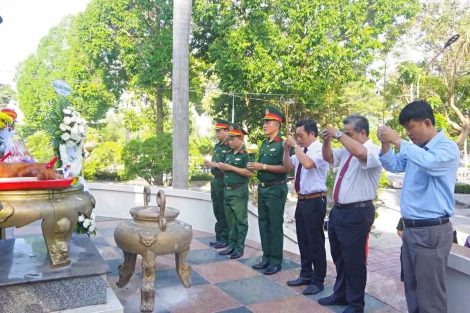 Cùng hướng về Ngày truyền thống