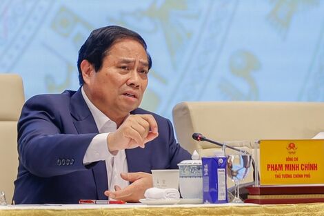 Thủ tướng yêu cầu tổng rà soát tài khoản ngân hàng, sim điện thoại