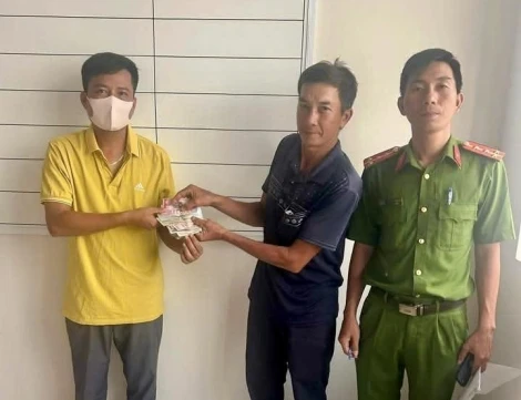 Nhặt được của rơi, trả lại người mất