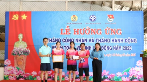 Hội thi “Chạy tiếp sức”, tặng quà cho công nhân có hoàn cảnh khó khăn
