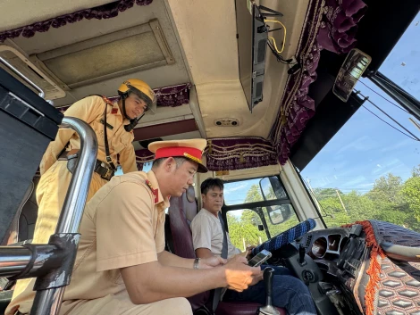 Kiểm tra, xử lý vi phạm giao thông qua camera hành trình