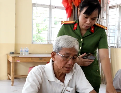 Vận động, hướng dẫn người dân tham gia góp ý dự thảo sửa đổi, bổ sung Hiến pháp qua VNeID