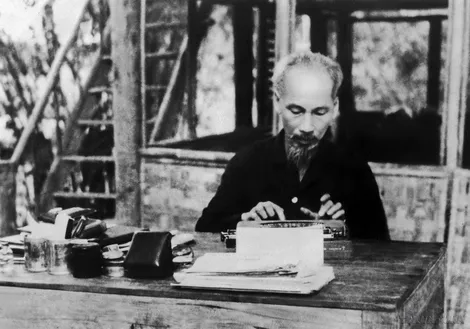 Chủ tịch Hồ Chí Minh: Lãnh tụ thiên tài, anh hùng dân tộc, danh nhân văn hóa thế giới