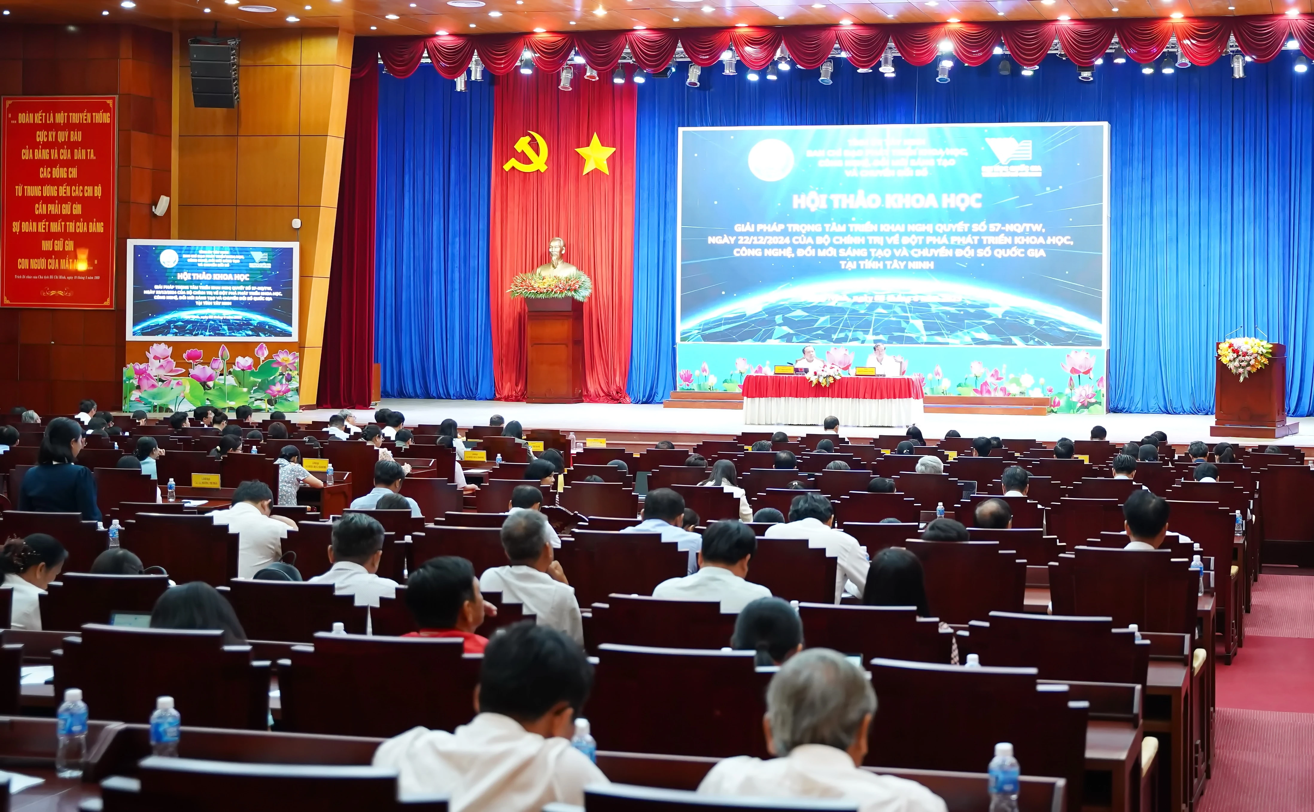 Tỉnh Tây Ninh phối hợp Ðại học Quốc gia TP. Hồ Chí Minh tổ chức hội thảo khoa học bàn giải pháp thực hiện đột phá phát triển KHCN, đổi mới sáng tạo và chuyển đổi số.