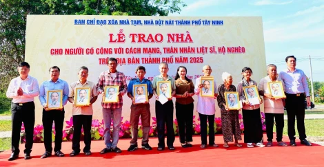 Những mái ấm nghĩa tình từ chương trình “xoá nhà tạm, nhà dột nát”