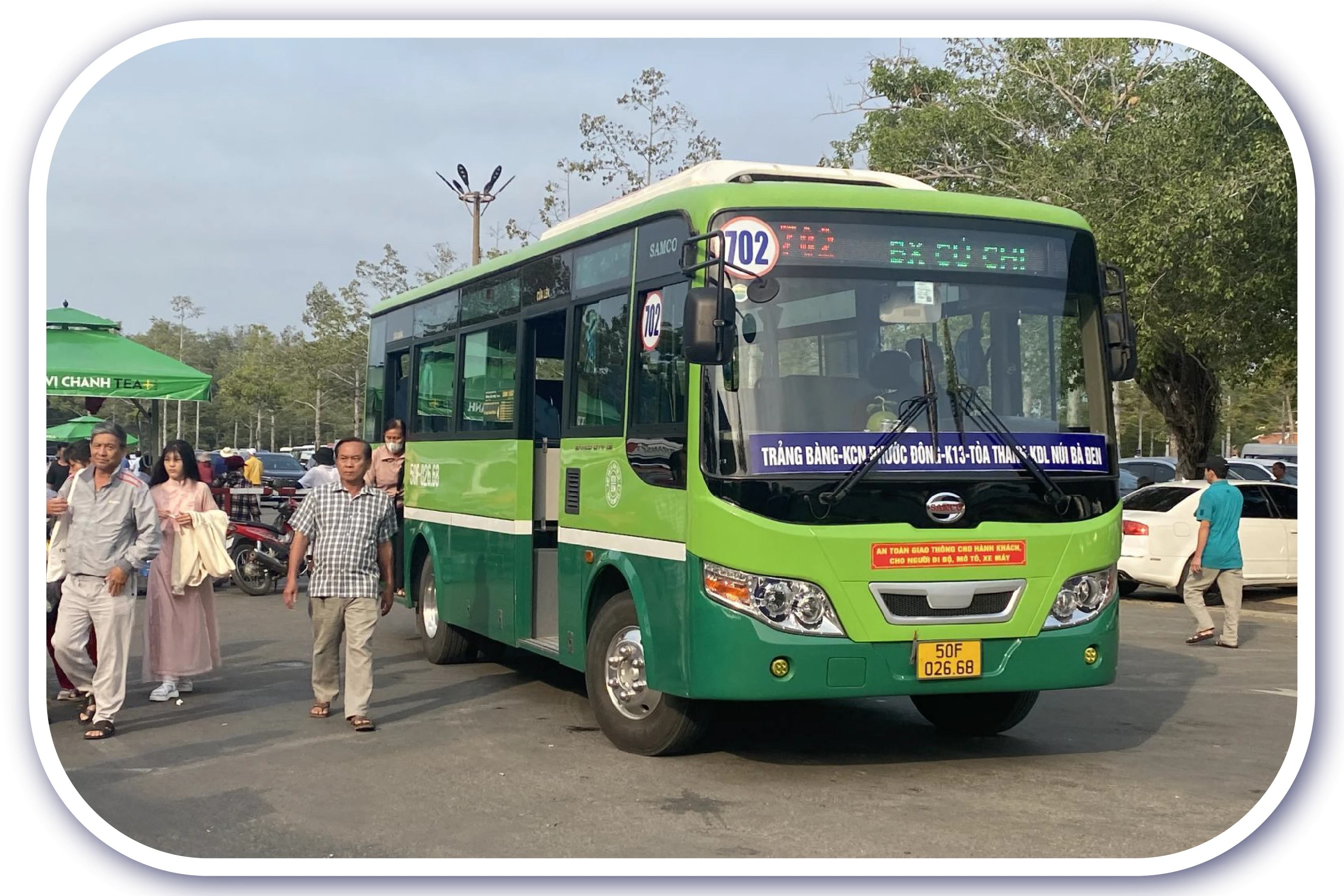 Các tuyến xe buýt phục vụ người dân luôn công khai giá vé.