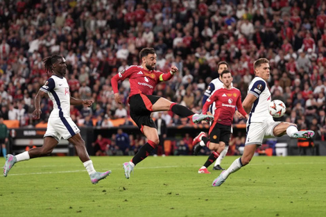 Bàn thắng của Brennan Johnson giúp Tottenham thắng Man United 1-0 ở chung kết Europa League, giành danh hiệu đầu tiên sau 17 năm.