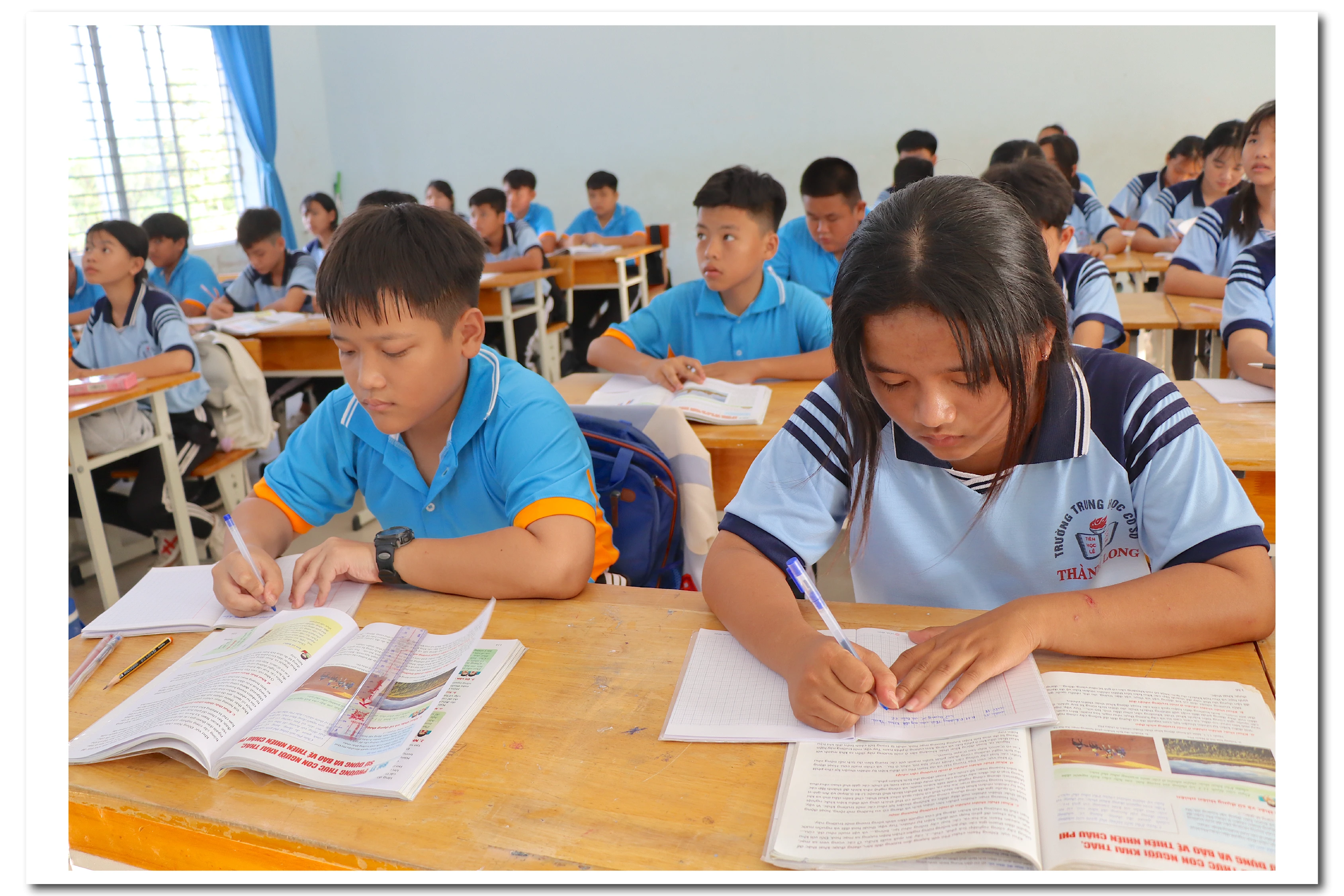 Học sinh một trường THCS trên địa bàn tỉnh