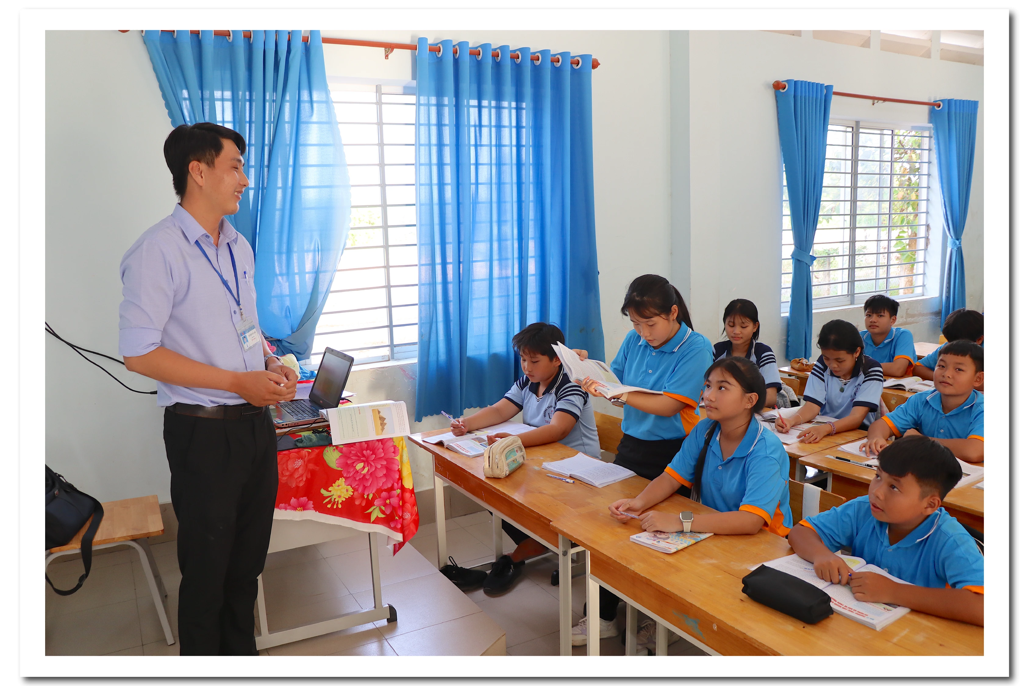Học sinh một trường THCS trên địa bàn tỉnh