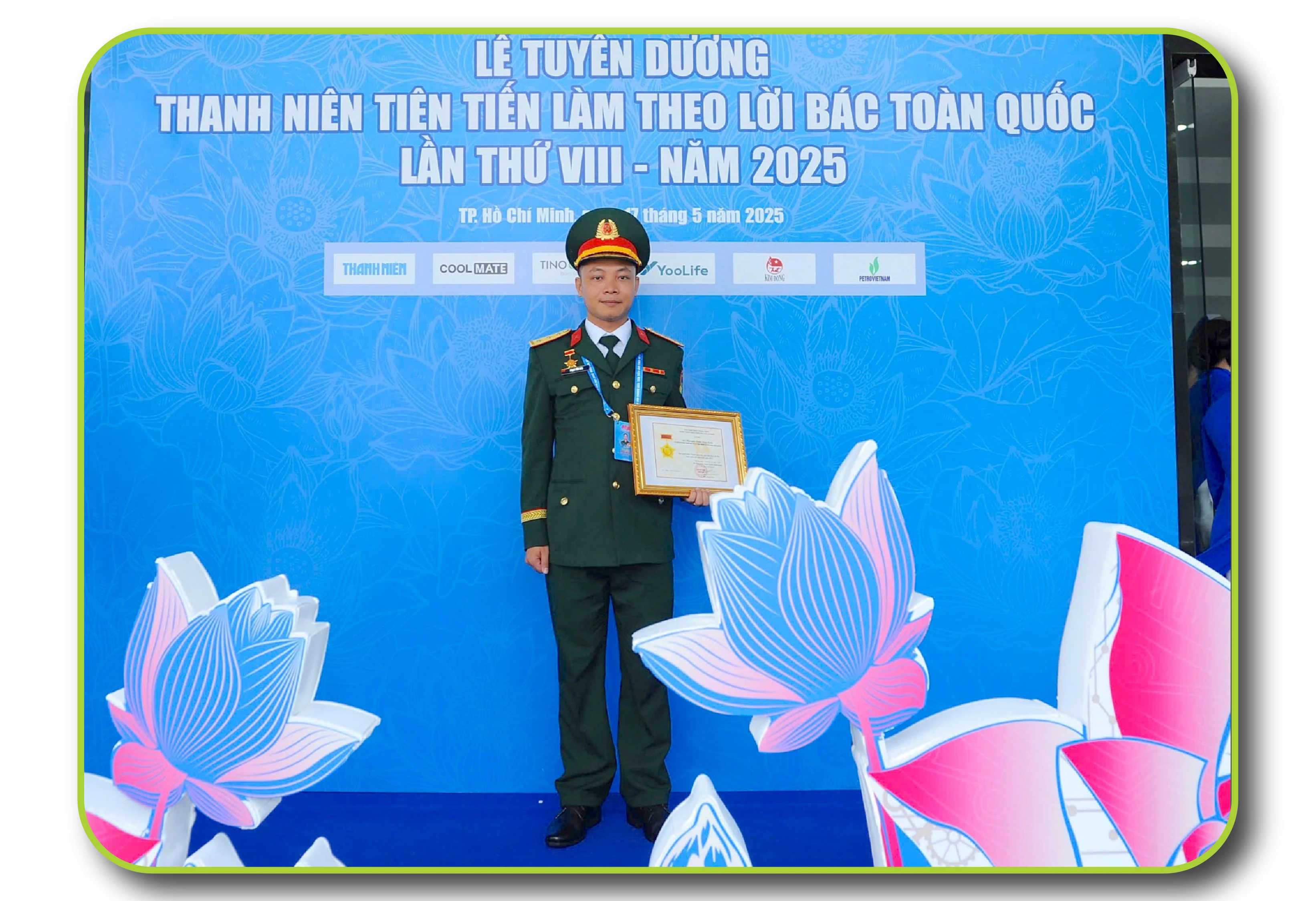 Thượng uý Phạm Văn Hoà- Trợ lý Công tác quần chúng, Sư đoàn 5 được tuyên dương Thanh niên tiên tiến làm theo lời Bác toàn quốc lần thứ VIII.