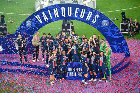 PSG vô địch cúp quốc gia Pháp, tiến gần cú ăn ba lịch sử
