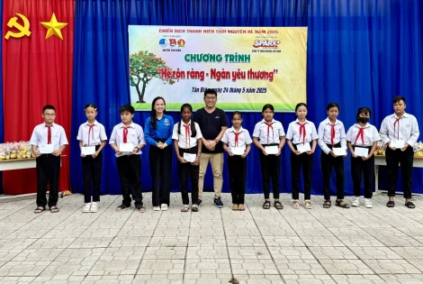 Tân Biên: Lan toả yêu thương đến học sinh vùng biên dịp hè 2025