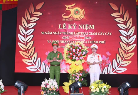 Trại giam Cây Cầy: Kỷ niệm 50 năm Ngày thành lập và đón nhận Cờ thi đua của Chính phủ