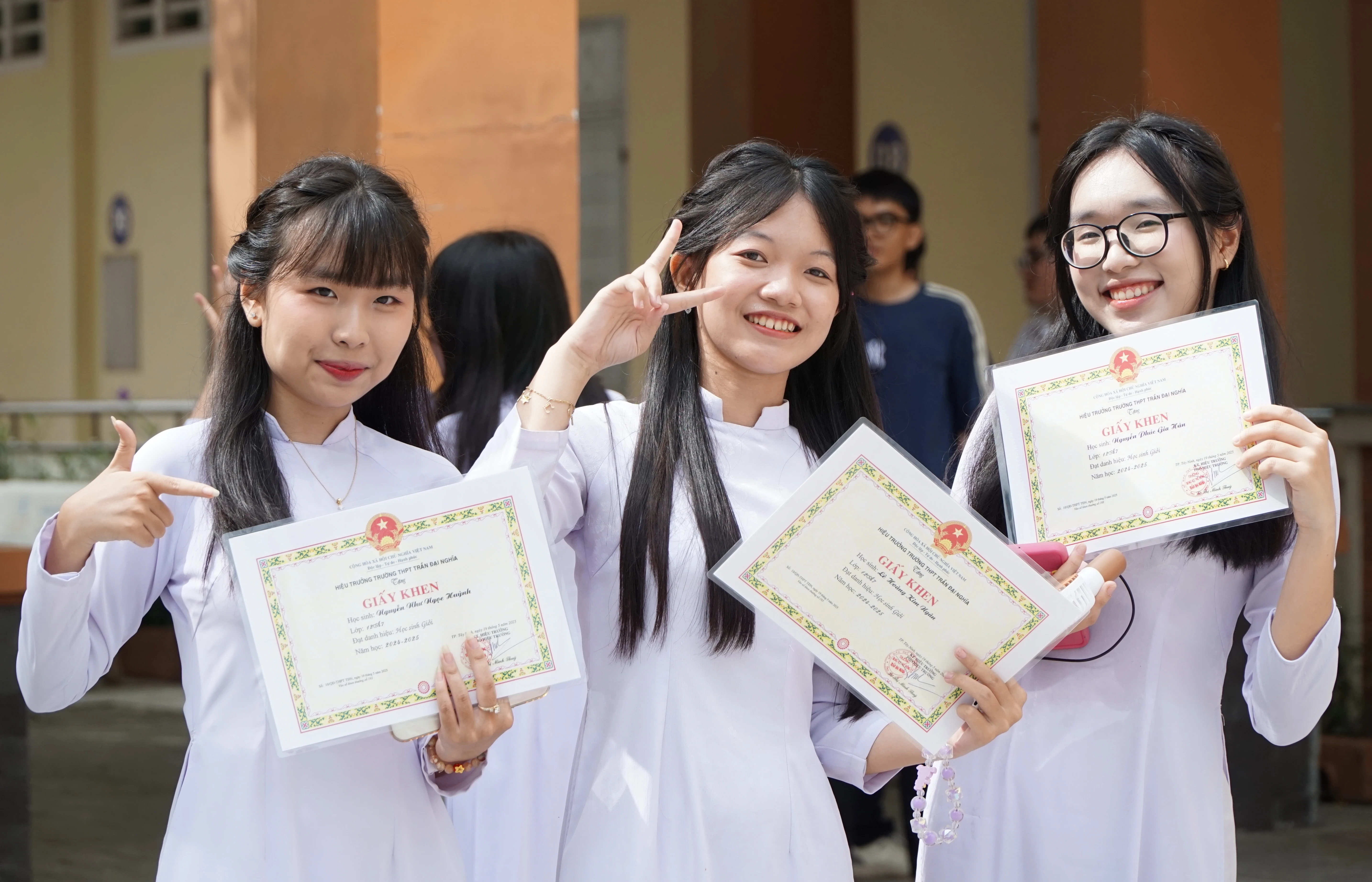 Học sinh lớp 12 Trường THPT Trần Ðại Nghĩa trong ngày tổng kết năm học 2024-2025.