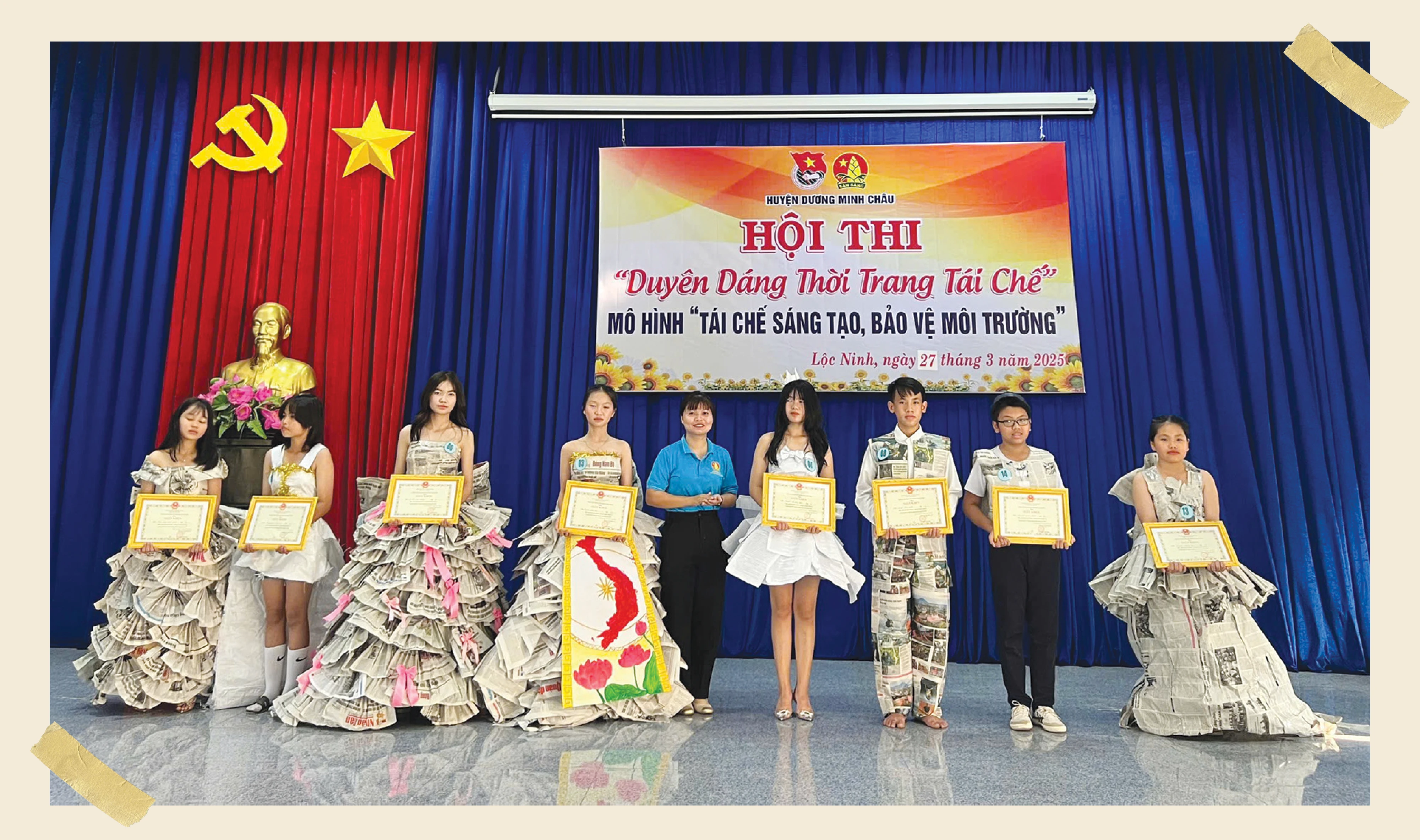 Các em học sinh xã Lộc Ninh, huyện Dương Minh Châu tham gia cuộc thi duyên dáng tái chế trong mô hình Tái chế sáng tạo - Bảo vệ môi trường