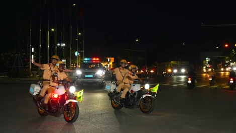 Bài 1: Suốt đời học Bác
