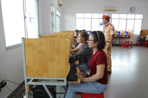 Sẽ áp dụng đề lý thuyết mới trong thi lái xe