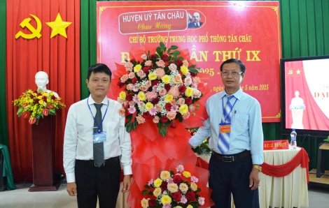 Chi bộ Trường THPT Tân Châu đại hội nhiệm kỳ 2025-2030