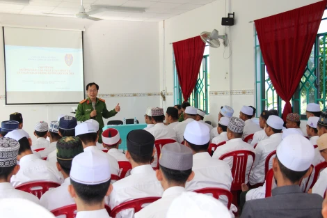 Chú trọng nâng cao nhận thức pháp luật cho tín đồ Hồi giáo