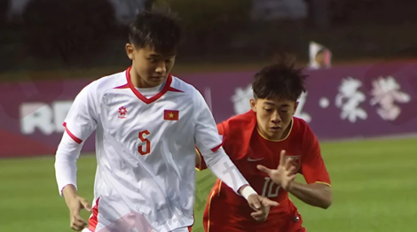Ghi siêu phẩm khó tin, U16 Việt Nam suýt lội ngược dòng trước U16 Trung Quốc